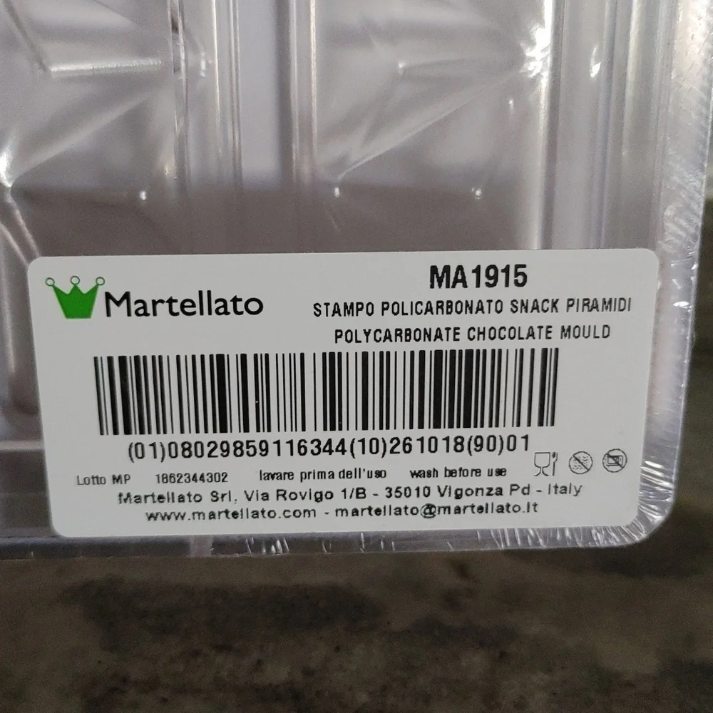 NWTs Martellato Snack Pyramid Molds